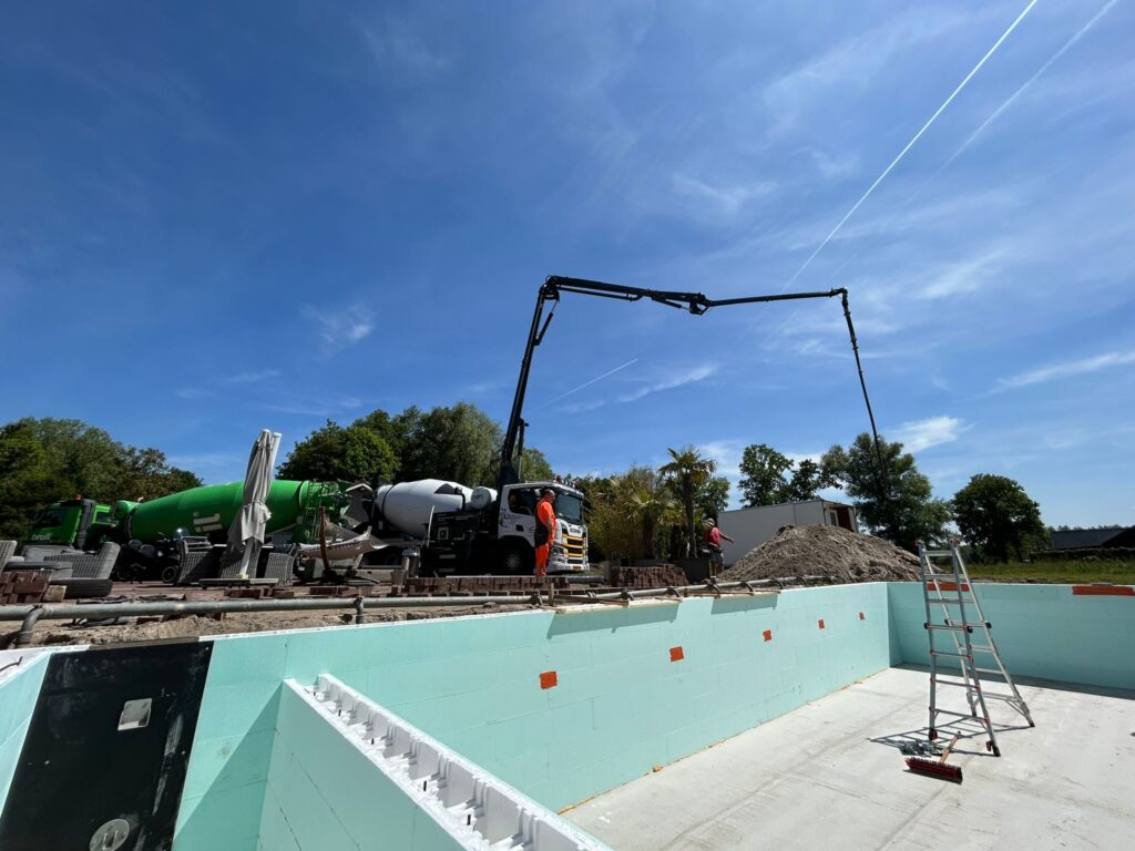 Bouwkundig zwembad in Emst – projectfoto 2 · foto 1